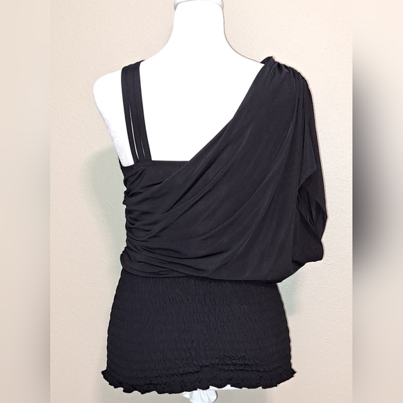 XOXO Black Top - Picture 2 of 4